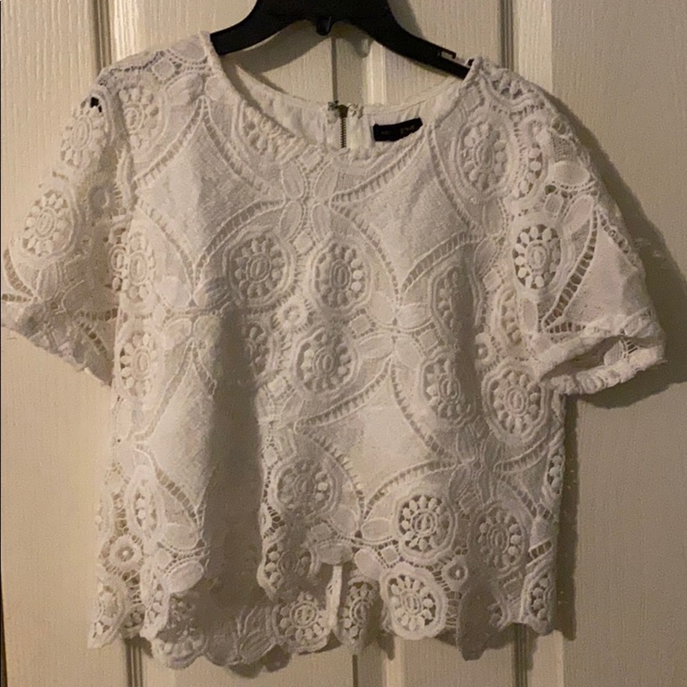 White lace crop